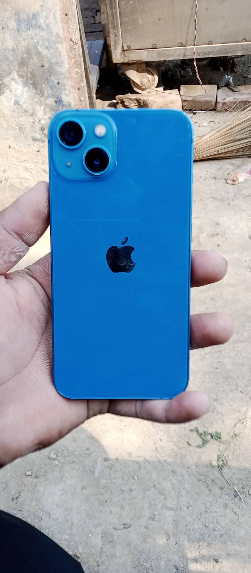 Apple iPhone 13 1