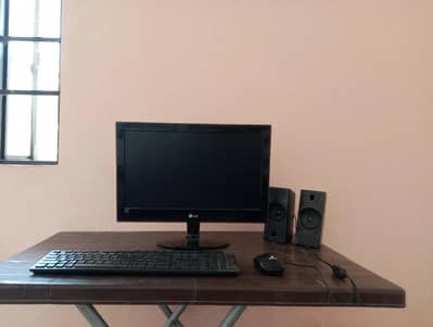 zooStorm core I3 4th generation rom8 gb hardisk 320gb 19 inches LCD