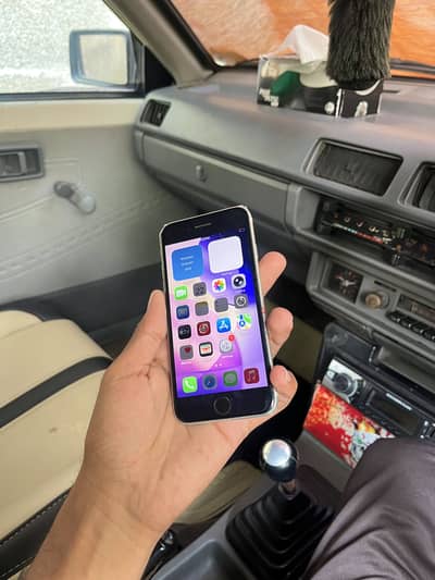 Apple iPhone SE Non Pta 64 Gb