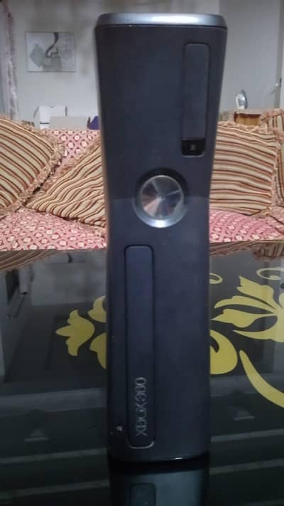 Xbox 360 slim 320 Gb JTAG 88 Games-2Original controller with box-10/10