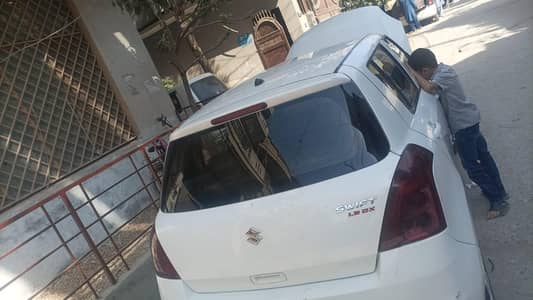 suzuki swift Dx 2015