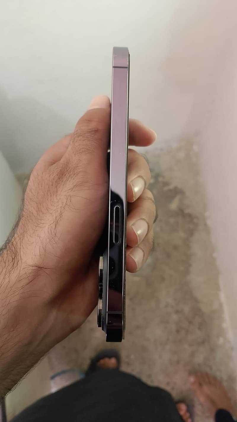 Apple iPhone 14 Pro 1