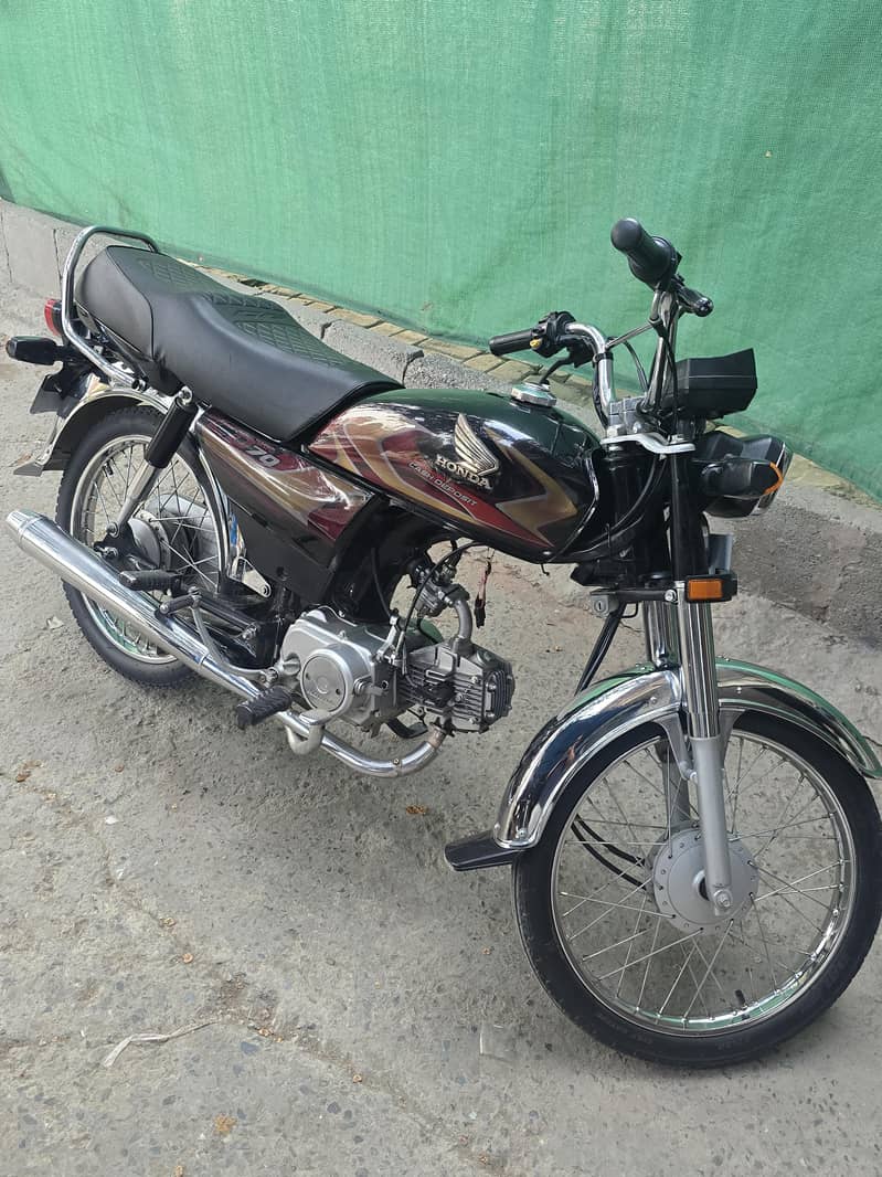 CD 70 2026 Model black 0