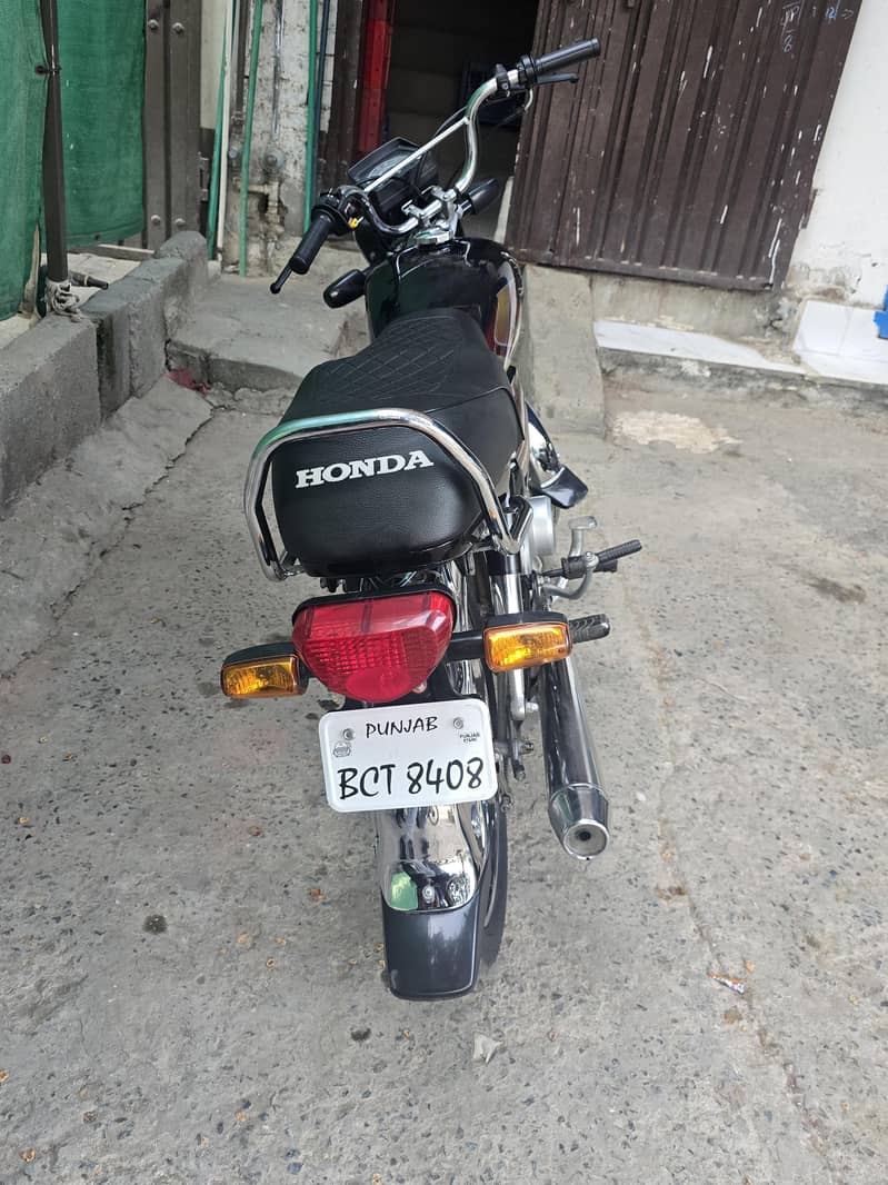 CD 70 2026 Model black 4