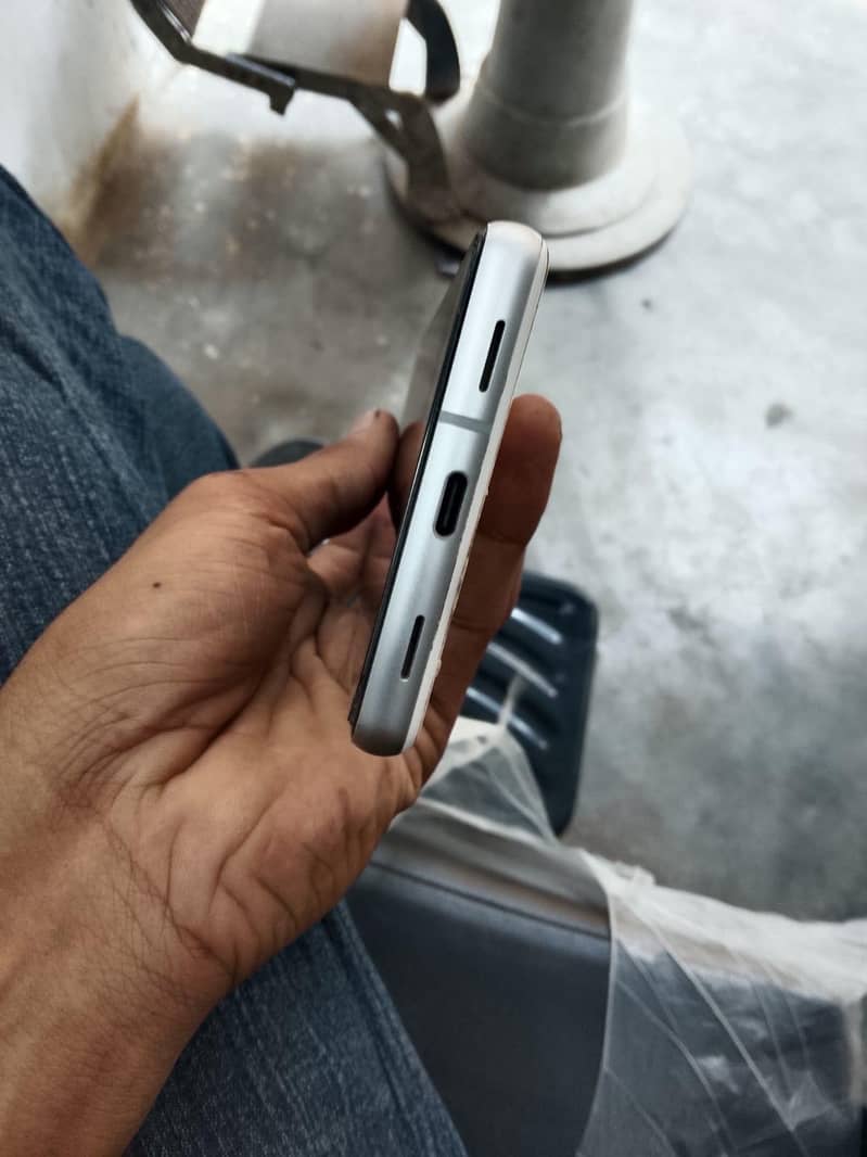 Google Pixel 7a 4