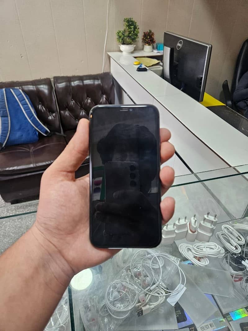 Apple iPhone 11 1