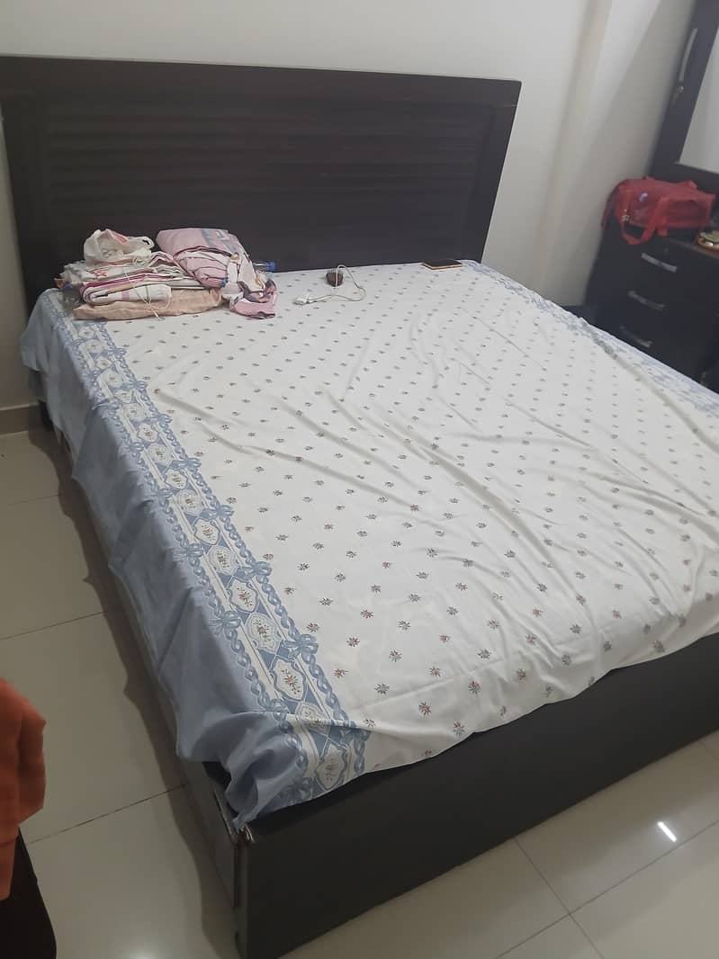 King Bed 0