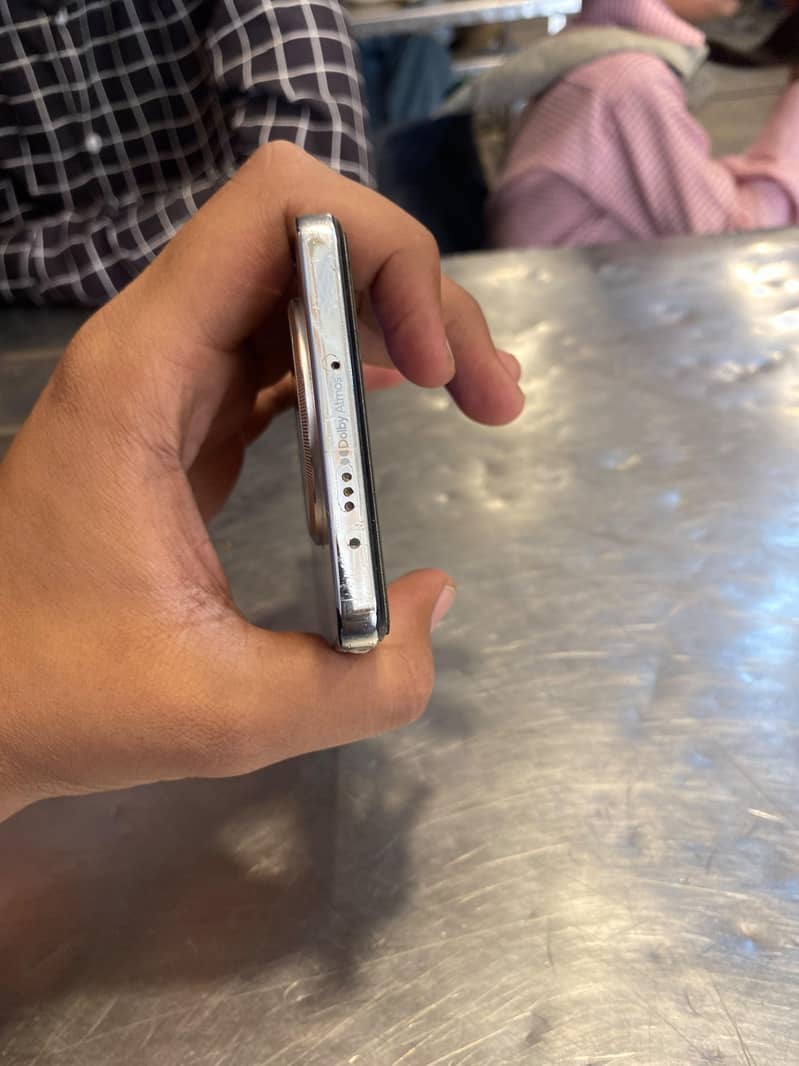 Tecno CAMON 30 7
