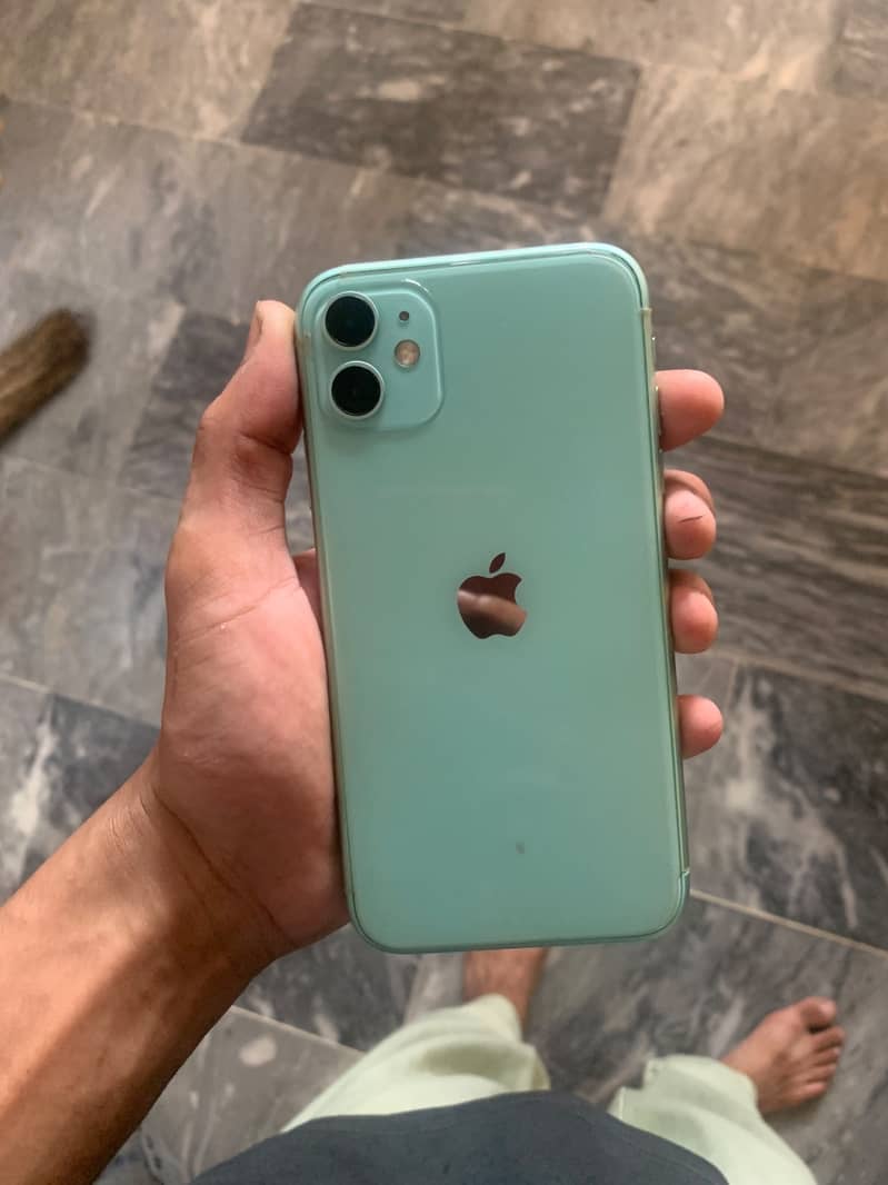 Apple iPhone 11 4