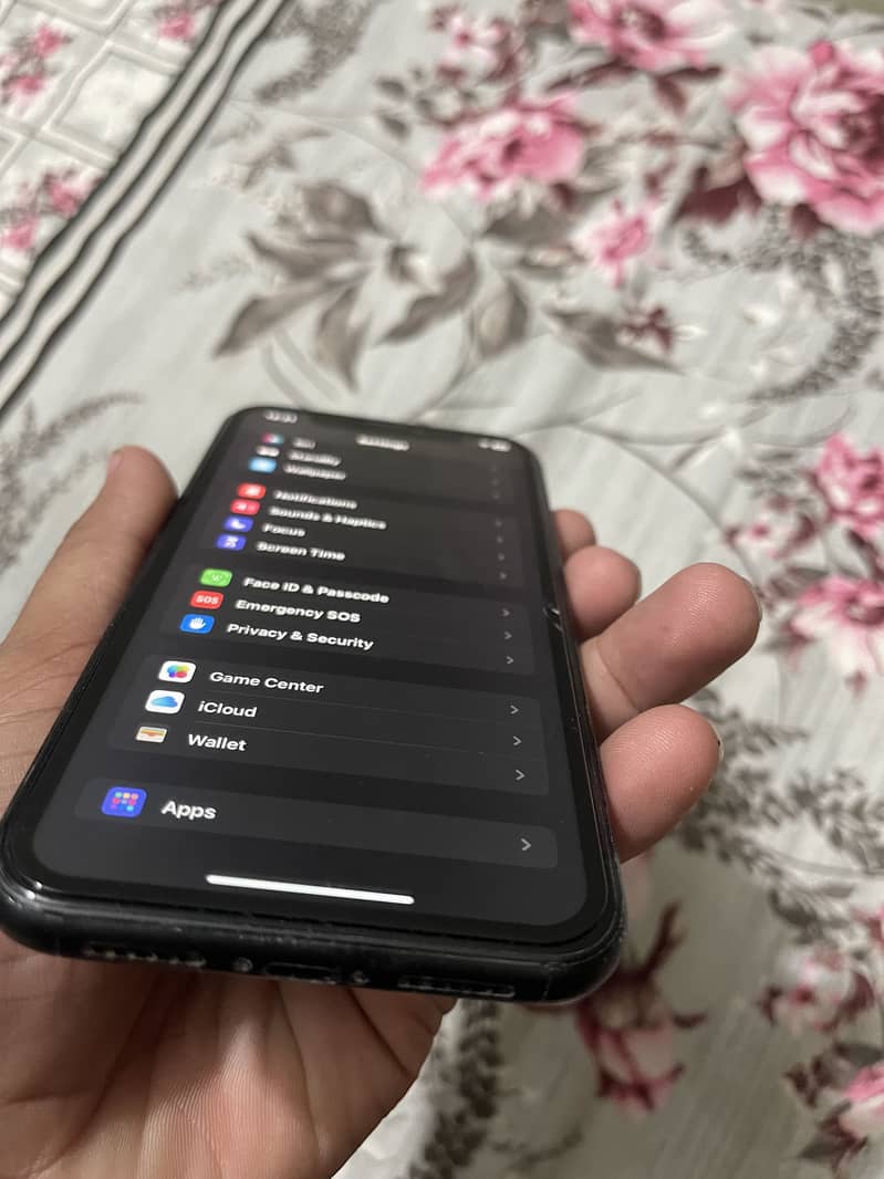 Apple iPhone XR 8