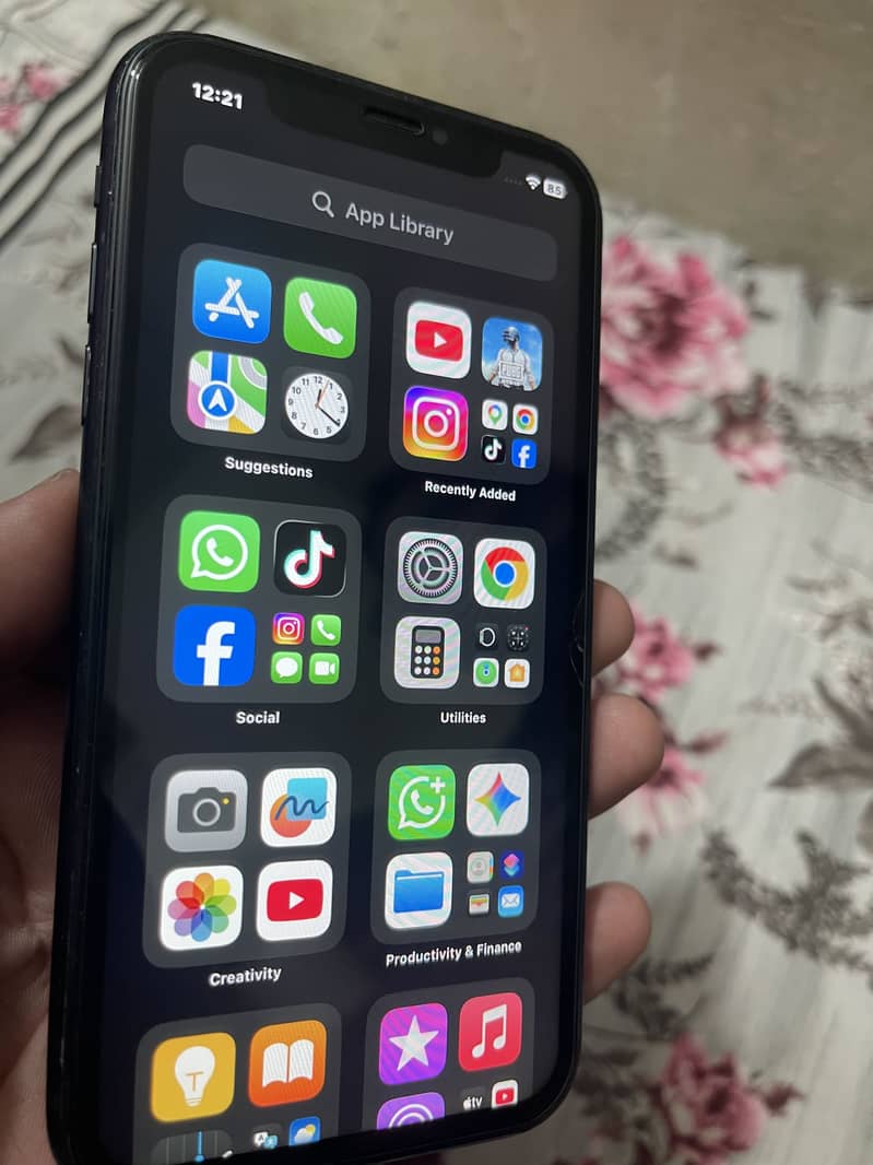 Apple iPhone XR 9