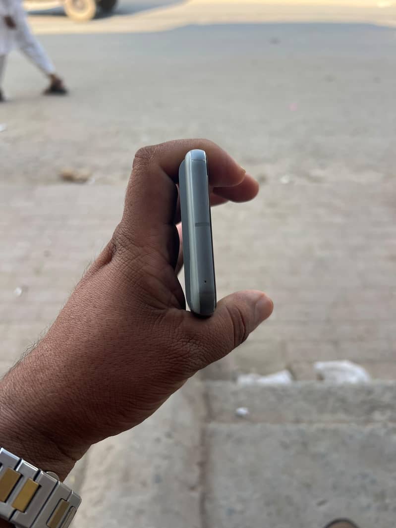 Google Pixel 8 2