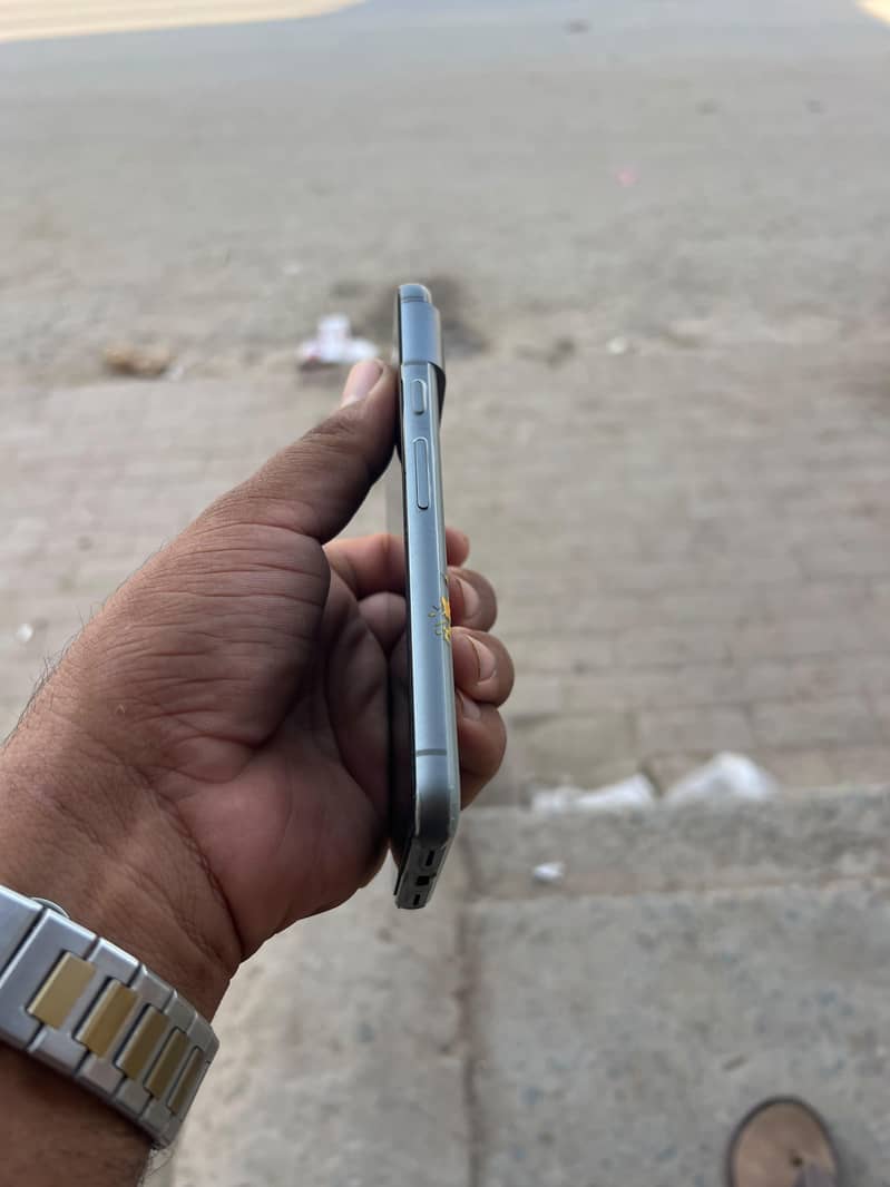 Google Pixel 8 3