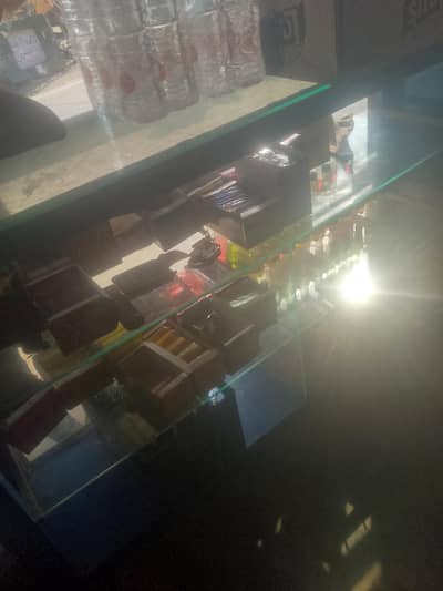 pan shope ka sman hai