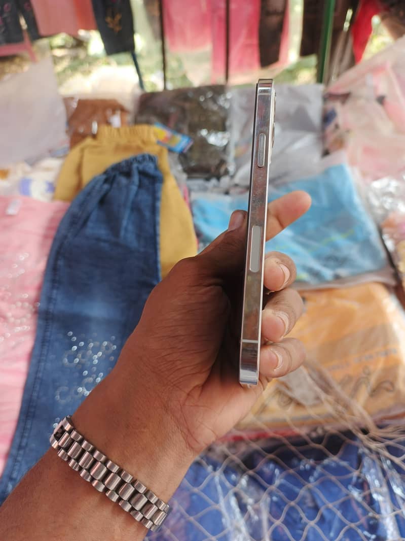 Apple iPhone 12 Pro 1