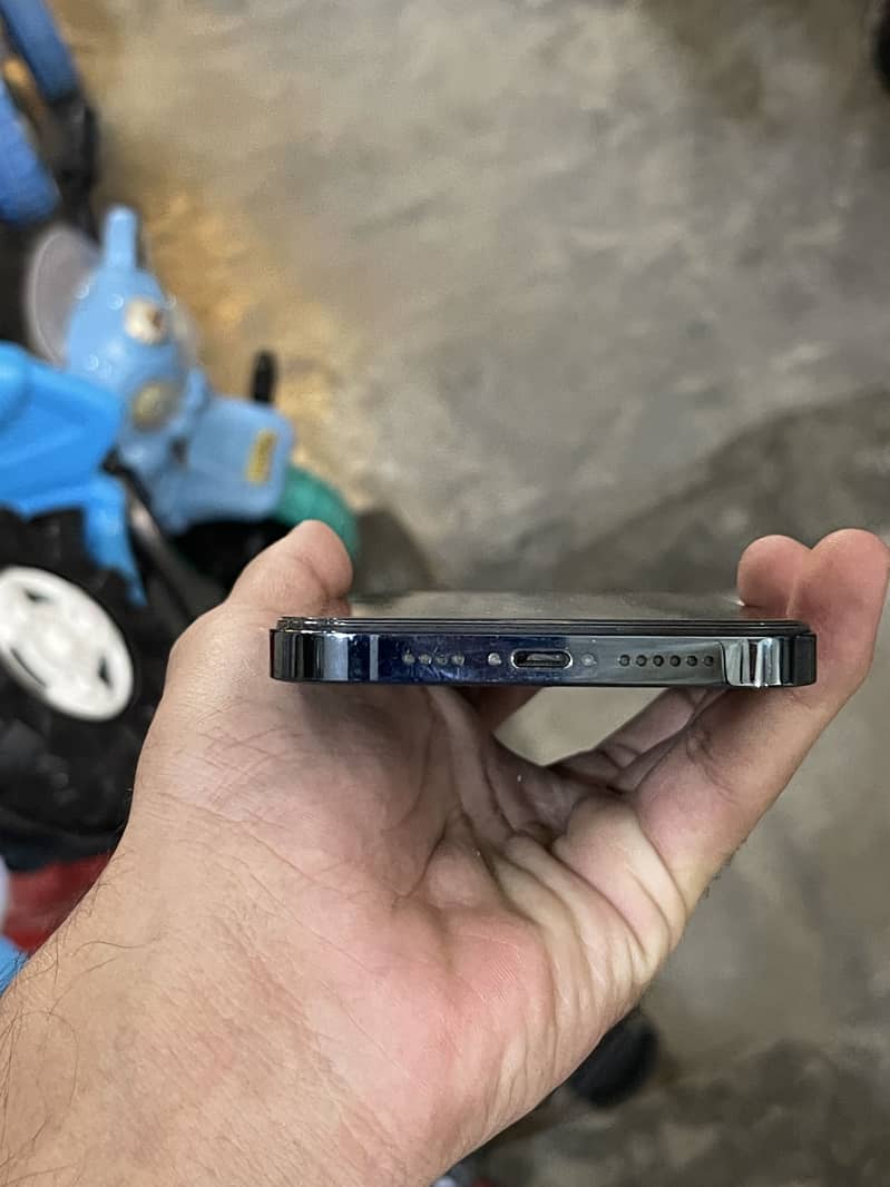 Apple iPhone 12 Pro Max 3