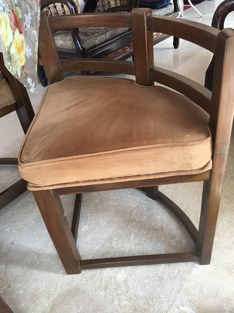 Dining table 4