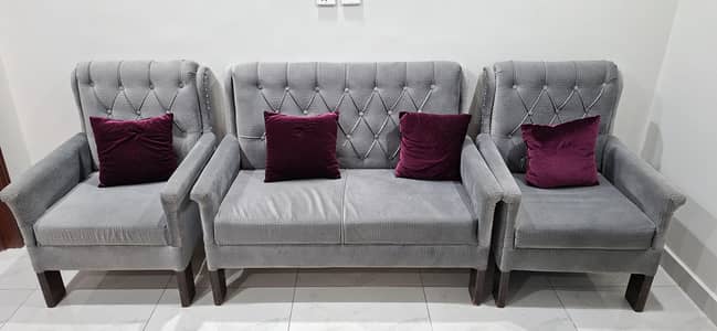 4 seater sofa. (2+1+1)