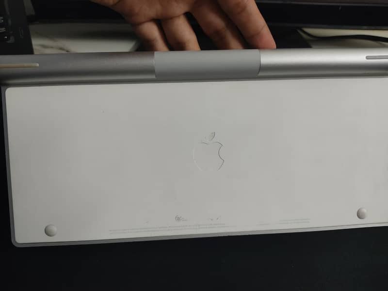 Apple Magic 1 Keyboard 2