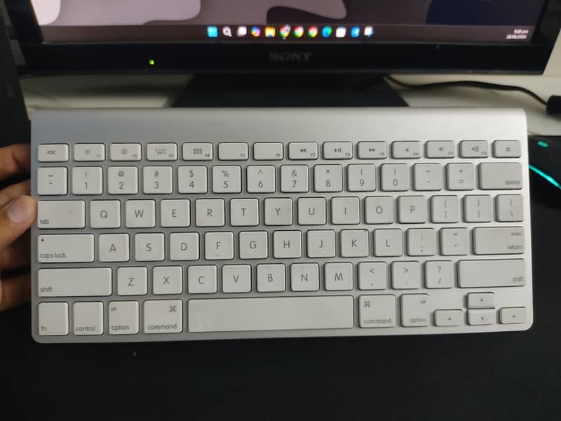 Apple Magic 1 Keyboard 3