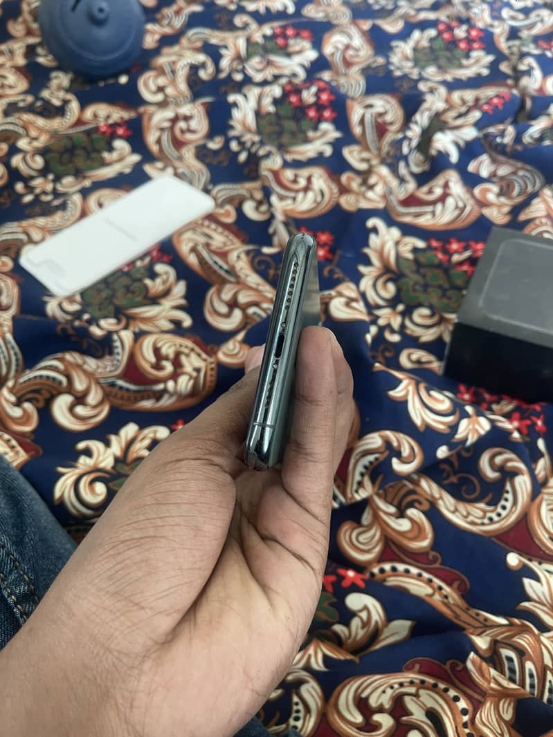 Apple iPhone 11 Pro Max 5