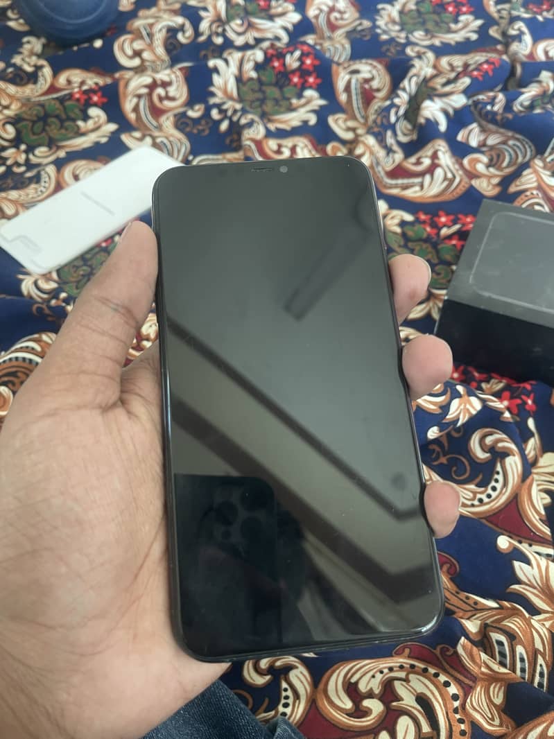 Apple iPhone 11 Pro Max 7