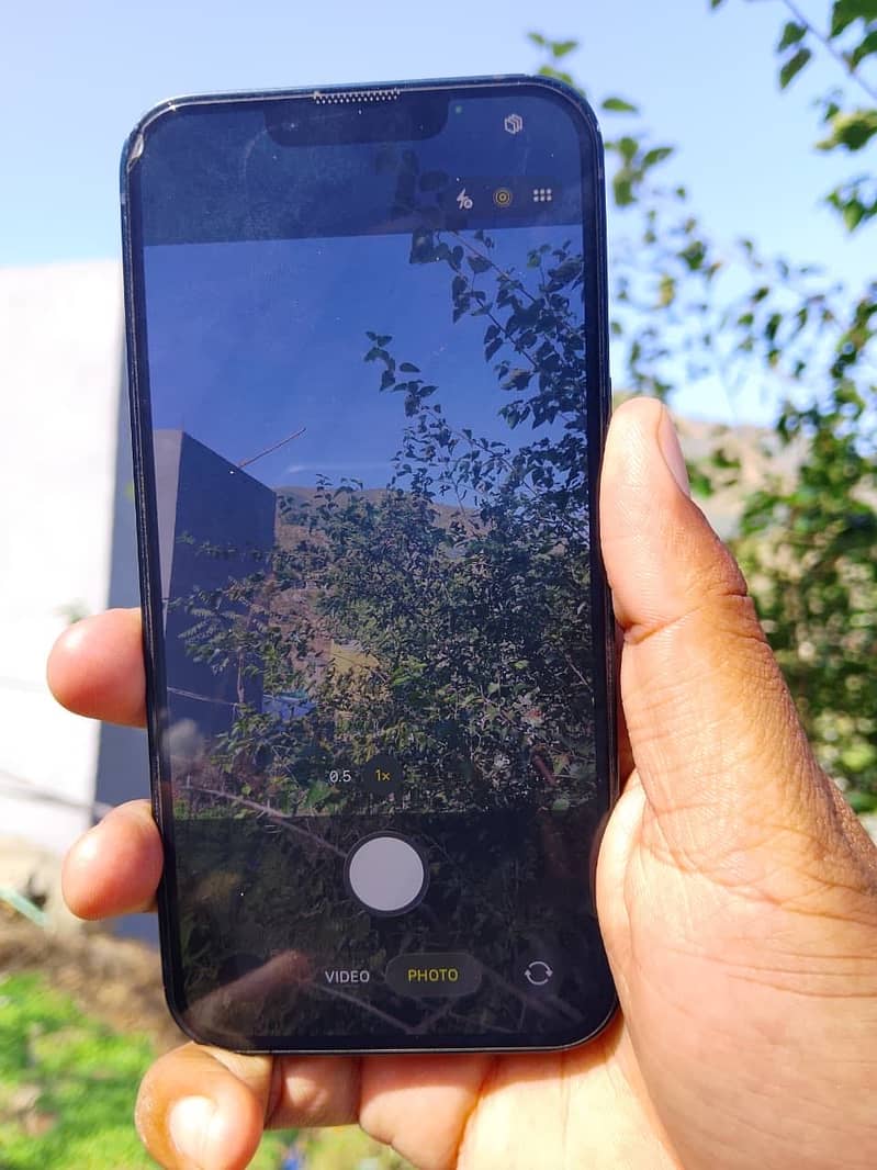 Apple iPhone 13 2