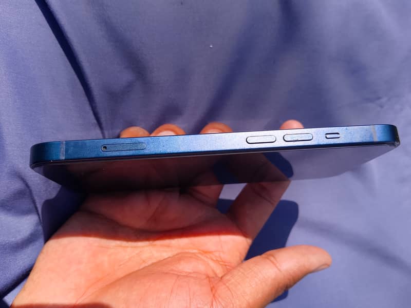 Apple iPhone 13 6