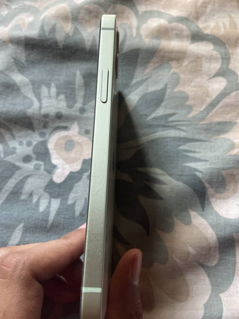 Apple iPhone 12 2