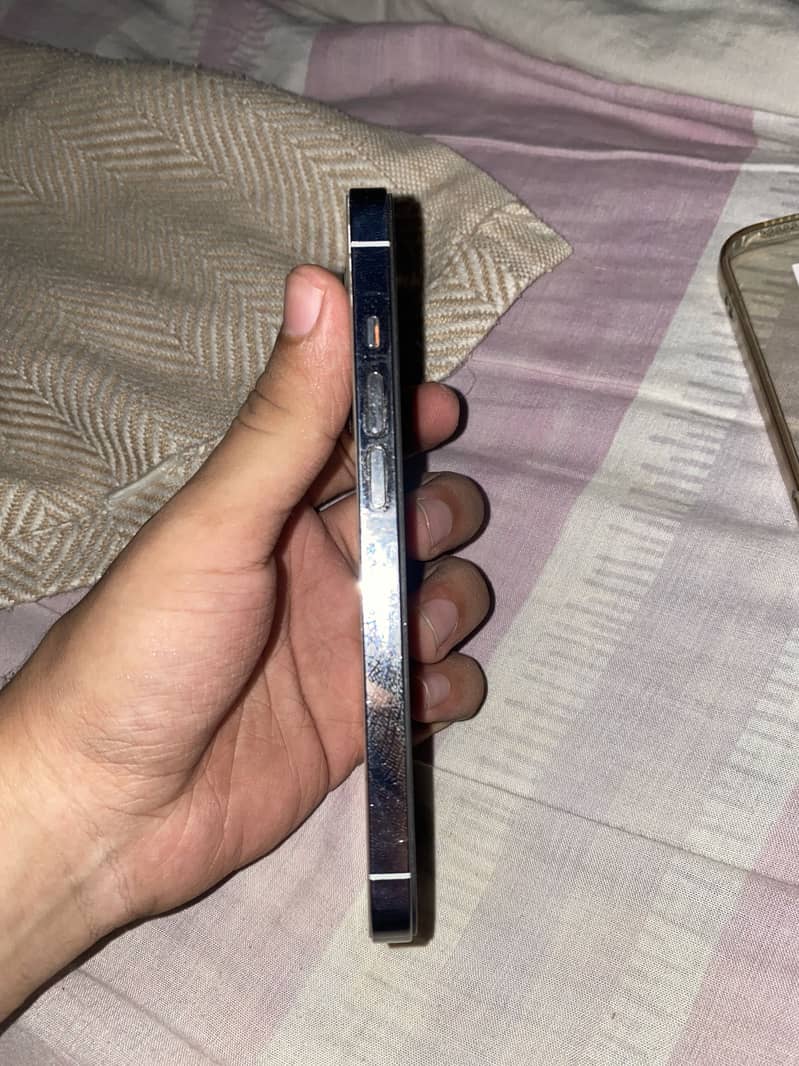 Apple iPhone 13 Pro 2