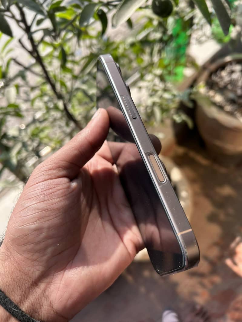 Apple iPhone 16 Pro Mdm 3