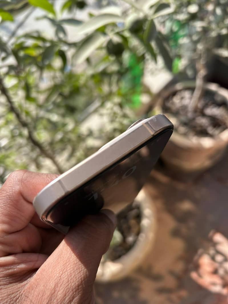 Apple iPhone 16 Pro Mdm 4