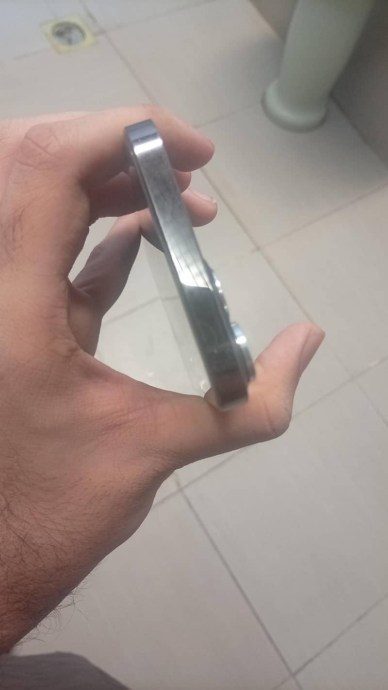 Apple iPhone 13 Pro Max 1