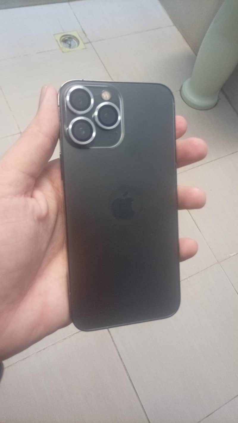 Apple iPhone 13 Pro Max 3