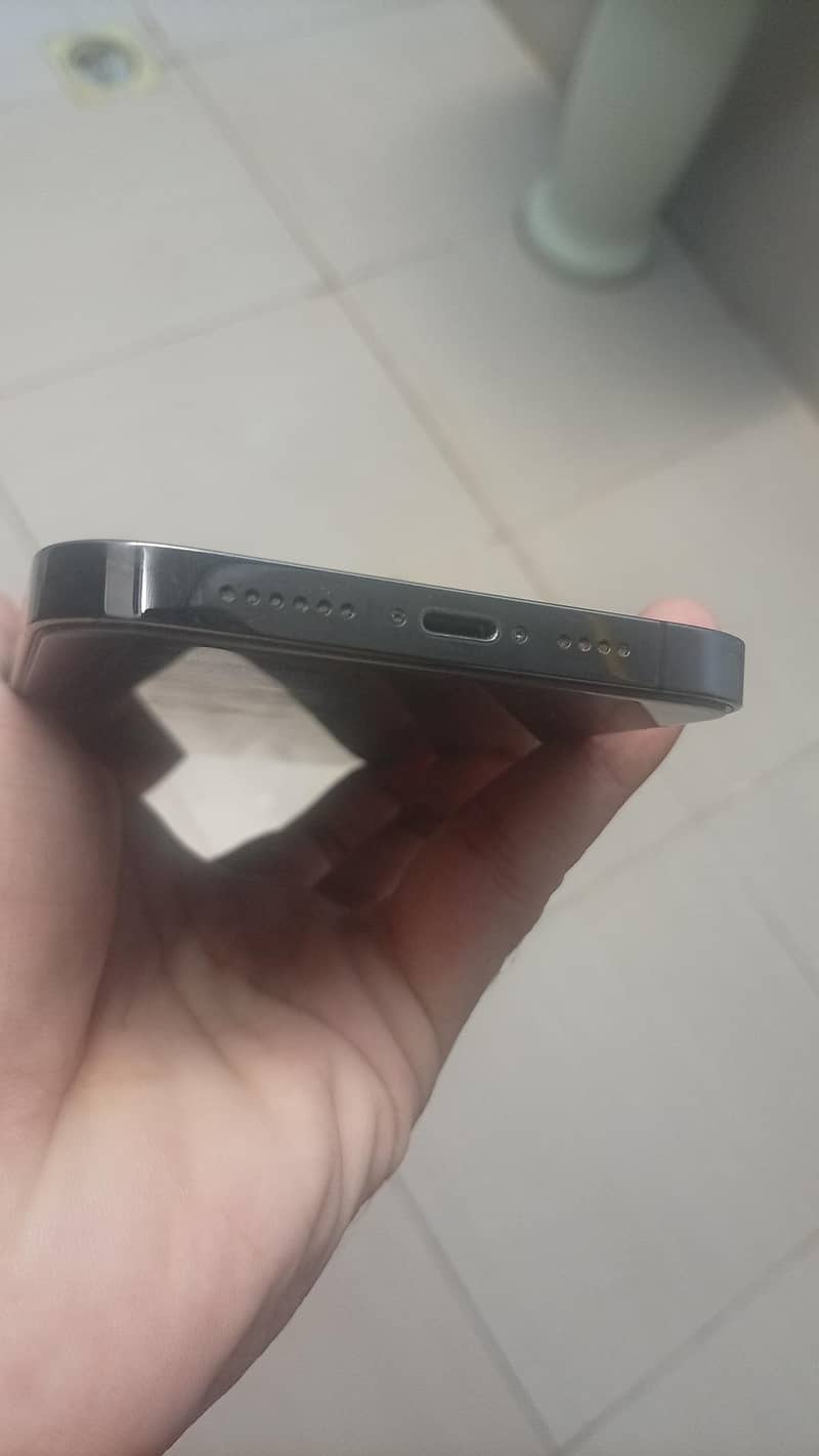 Apple iPhone 13 Pro Max 4
