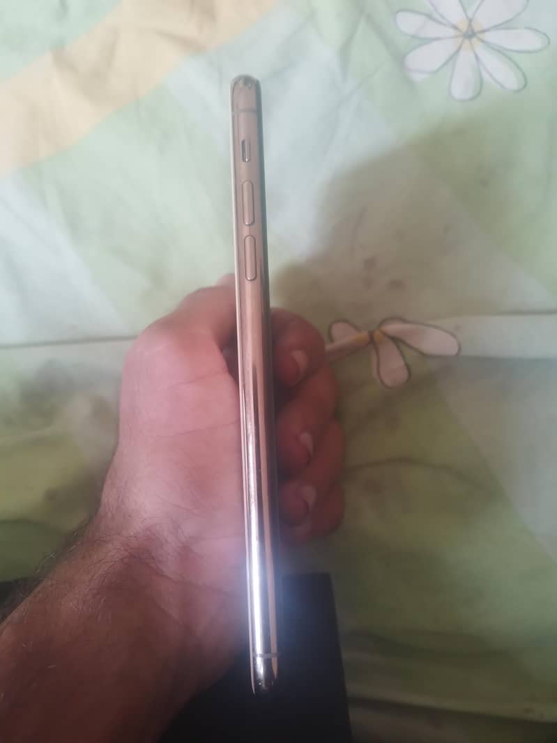 Apple iPhone 11 Pro Max 3