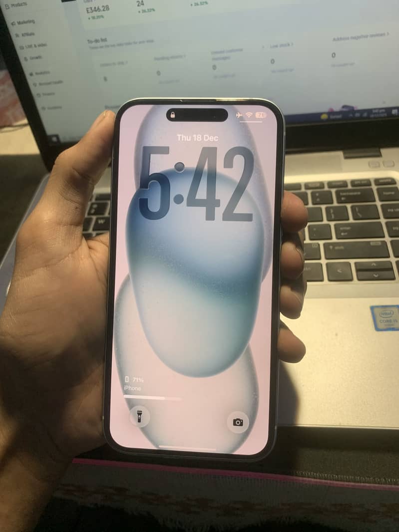iPhone 15 plus 1