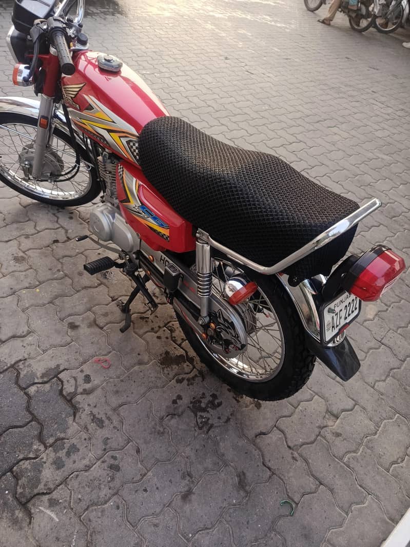 CG 125 . . 1