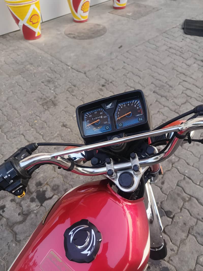 CG 125 . . 7