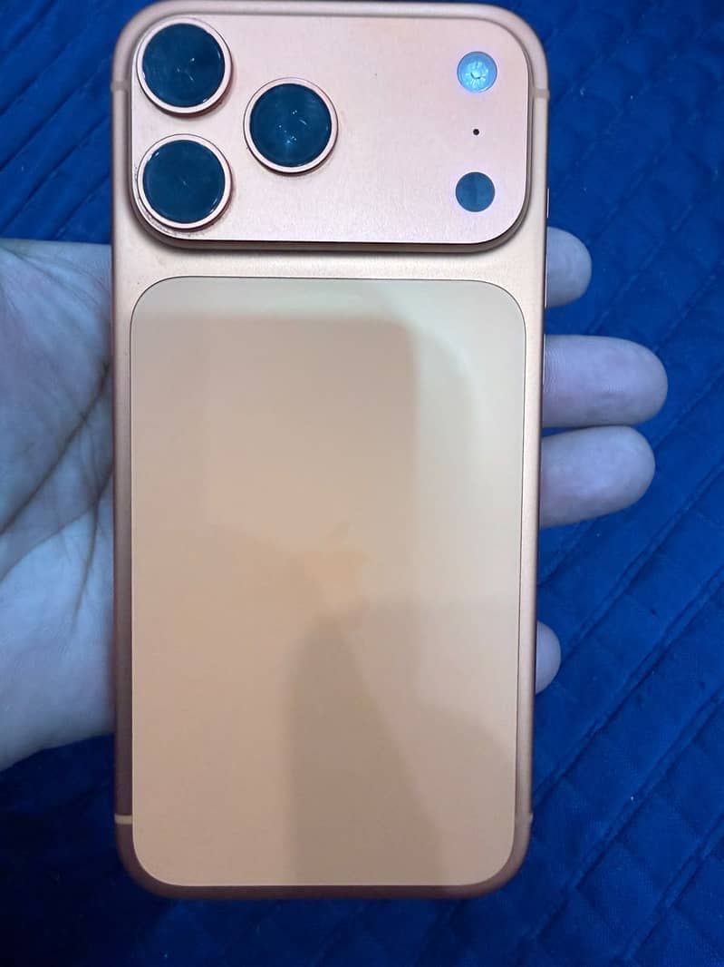 Apple iPhone 17 Pro Max 4