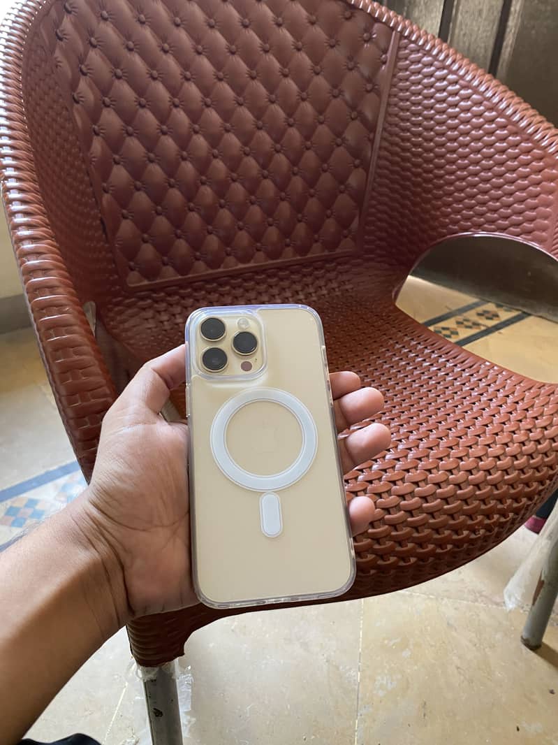 Apple iPhone 14 Pro Max 3
