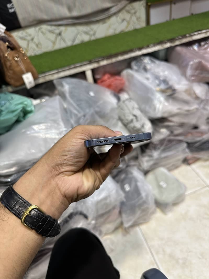 Apple iPhone 13 Pro Max 3