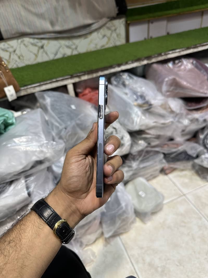 Apple iPhone 13 Pro Max 5