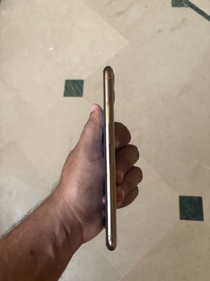 Apple iPhone 11 Pro Max 3
