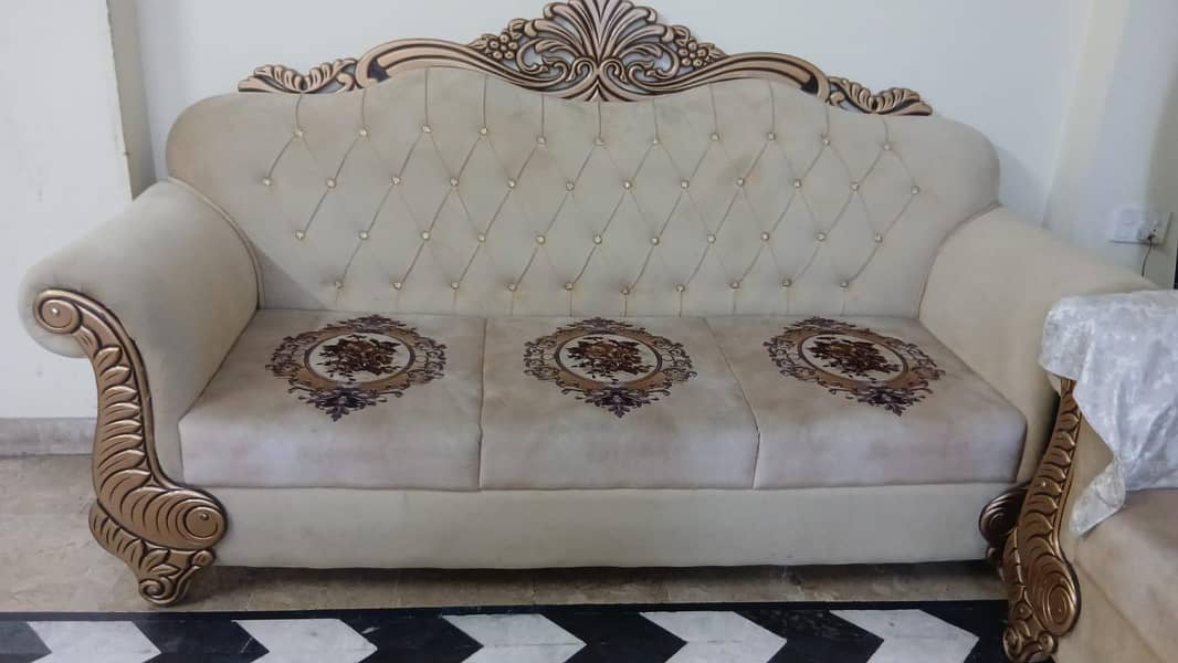 9/10 sofas for sale 1.2. 3 seatar sofas same like new 2