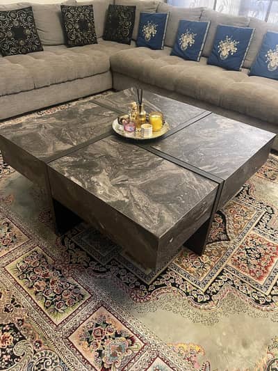 Elegant Marble-Look Centre Table