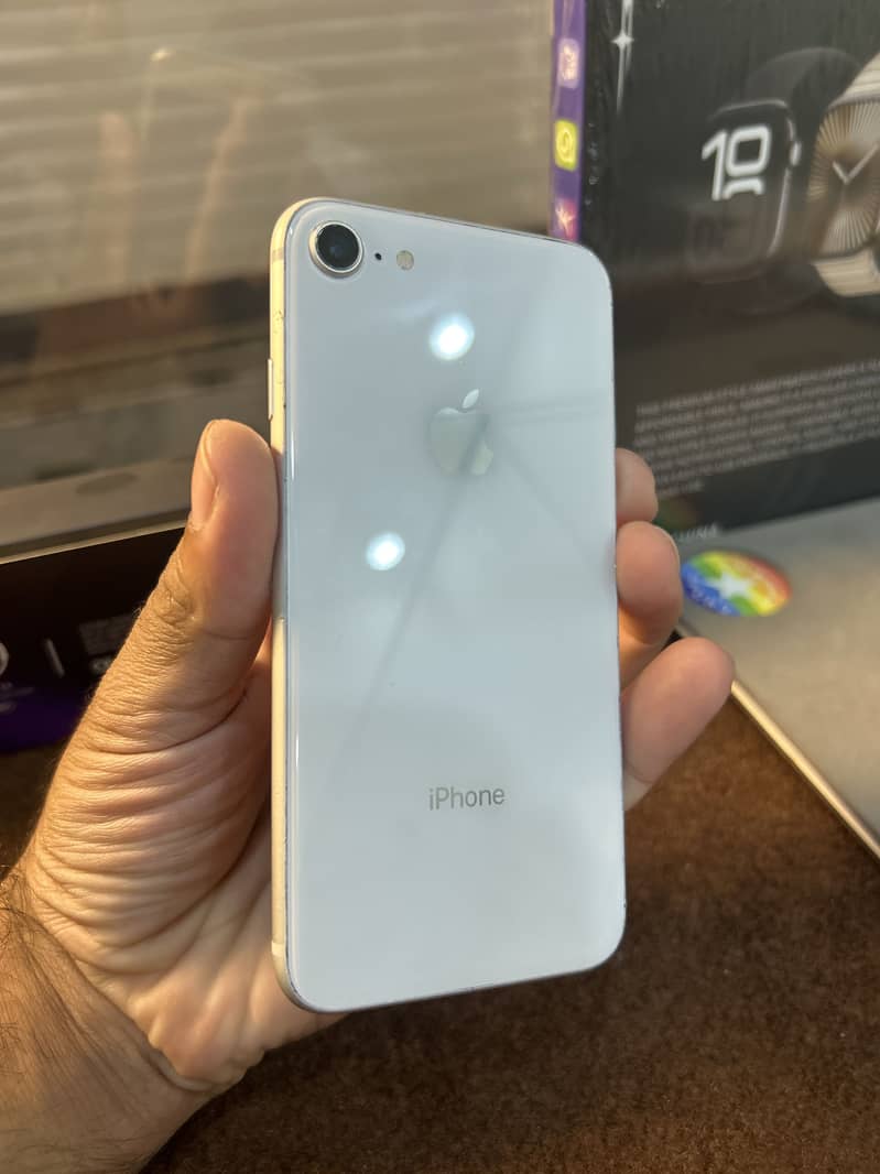 Apple iPhone 8 1