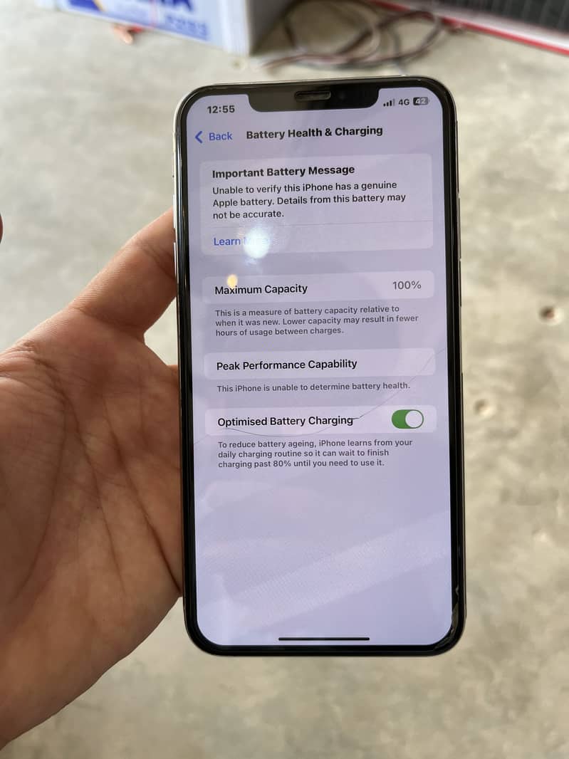 Apple iPhone XS Max 4