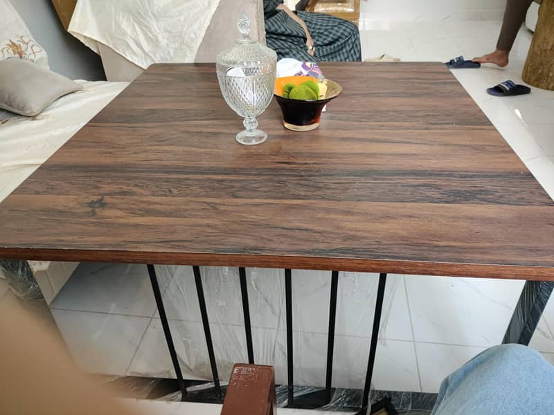 Coffee table 0