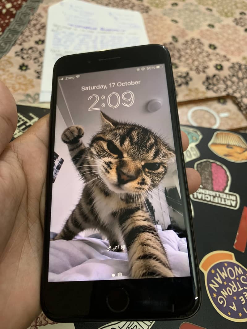 Apple iPhone 8 Plus 1
